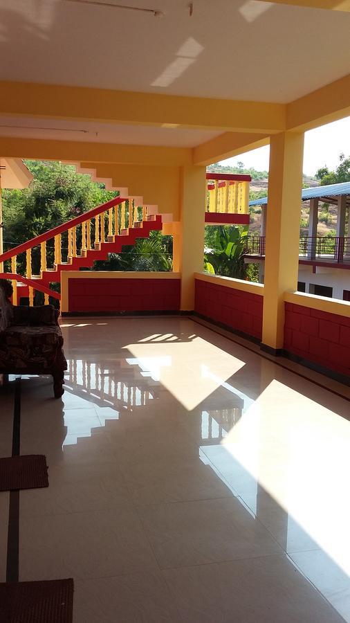 Hari Om Hotel Gokarna  Buitenkant foto