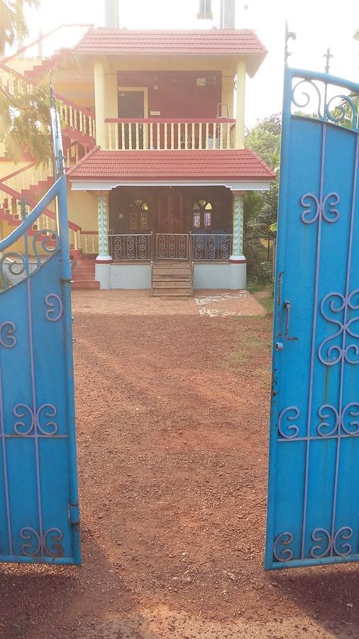 Hari Om Hotel Gokarna  Buitenkant foto