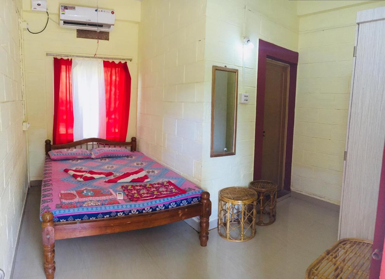 Hari Om Hotel Gokarna  Buitenkant foto