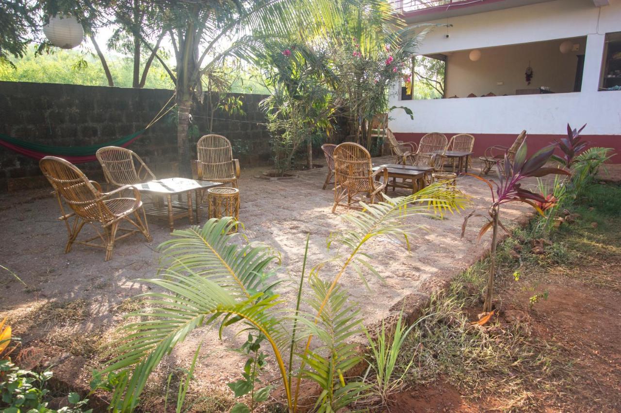 Hari Om Hotel Gokarna  Buitenkant foto