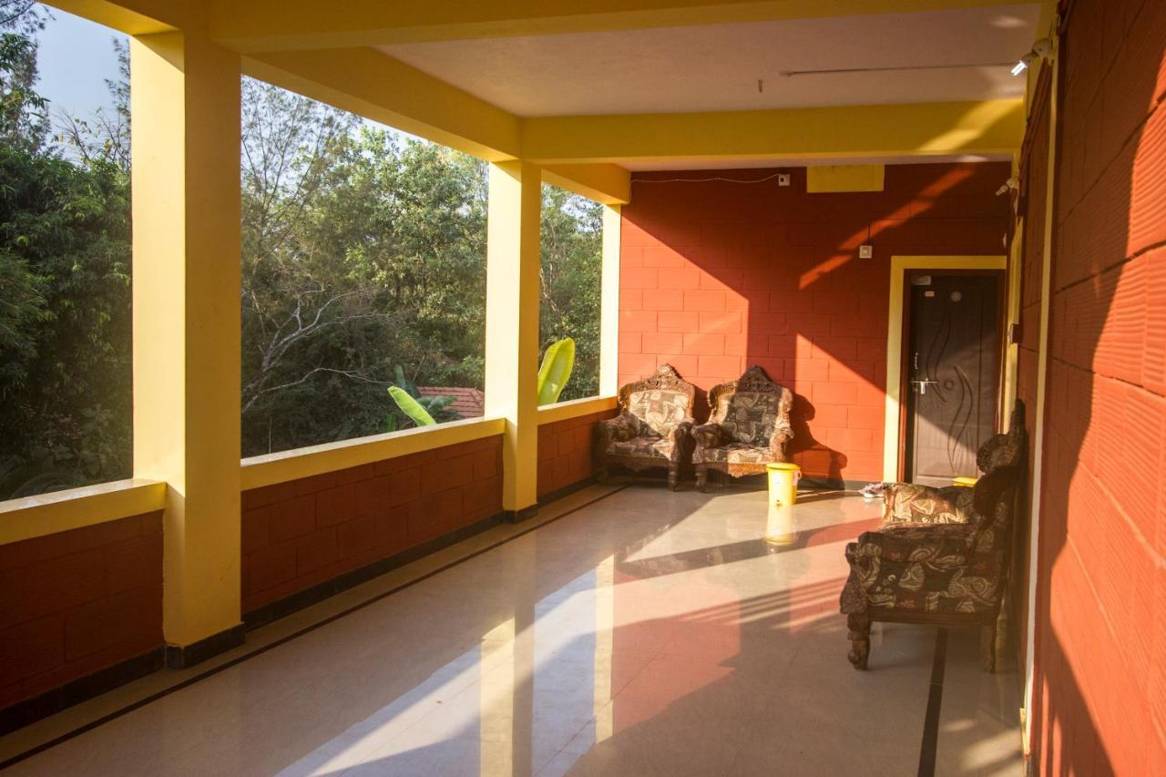 Hari Om Hotel Gokarna  Buitenkant foto